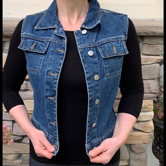 Tommy Hilfiger blue sleeveless denim vest, metal buttons, size Med - Picture 4 of 13